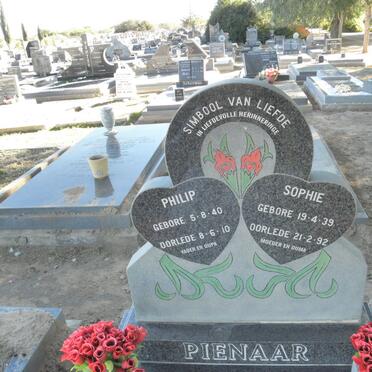 PIENAAR Philip 1940-2010 &amp; Sophia 1939-1992