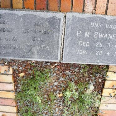 SWANEPOEL B.M. 1886-1968 &amp; M.J.M. 1897-1954