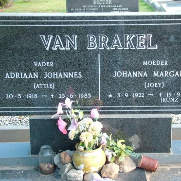 BRAKEL Adriaan Johannes, van 1918-1985 &amp; Johanna Margaretha voorheen KUNZ UYS 1922-2009