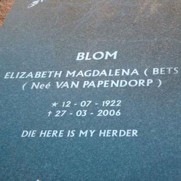 BLOM Elizabeth Magdalena nee VAN PAPENDORP 1922-2006