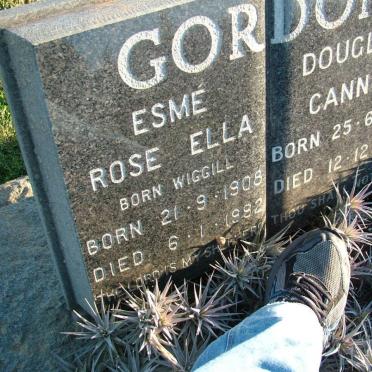 GORDON Douglas Cannon 1905-1994 &amp; Esmé Rose Ella WIGGILL 1908-1992