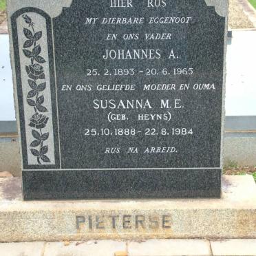 PIETERSE Johannes A. 1893-1965 &amp; Susanna M.E. HEYNS 1888-1984 :: SWART Hendrika Johanna 1919-2009 