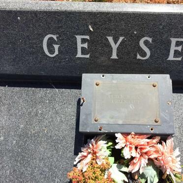 GEYSER Johannes Jacobus 1943-1991 :: UHLENHAUT Peter Johan 1996-1999