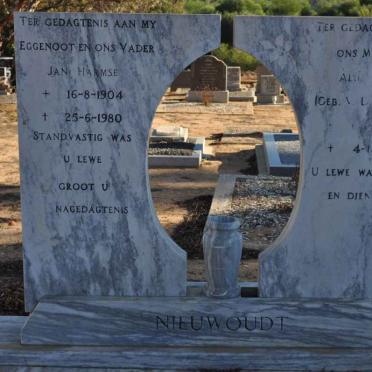 NIEUWOUDT Jan Harmse 1904-1980 &amp; Alida V.D. MERWE