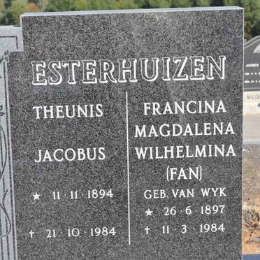ESTERHUIZEN Theunis Jacobus 1894-1984 &amp; Francina Magdalena Wilhelmina VAN WYK 1897-1984