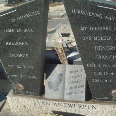 ANTWERPEN Johannes Jacobus, van 1913-1998 &amp; Hendrika Francina J. VAN VUUREN 1911-1974