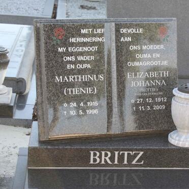 BRITZ Marthinus 1915-1996 &amp; Elizabeth Johanna GELDERBLOM 1912-2009