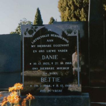 CLAASSEN Daniel Johannes 1925-1966 &amp; Elizabeth Catharina Margaretha LOURENS 1904-1986
