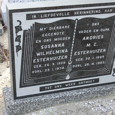 ESTERHUIZEN Andries M.C. 1889-1985 &amp; Susanna Wilhelmina 1908-1974