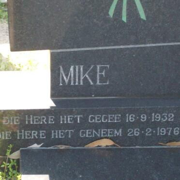 GRANGE Mike, le 1932-1976