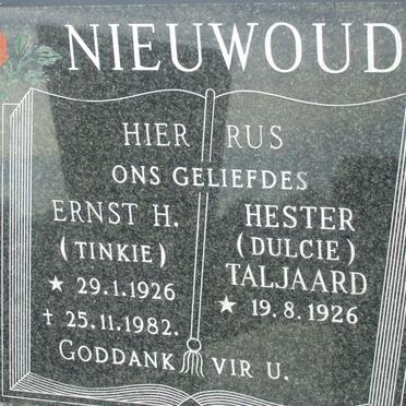 NIEUWOUDT Ernst H. 1926-1982 &amp; Hester 1926-
