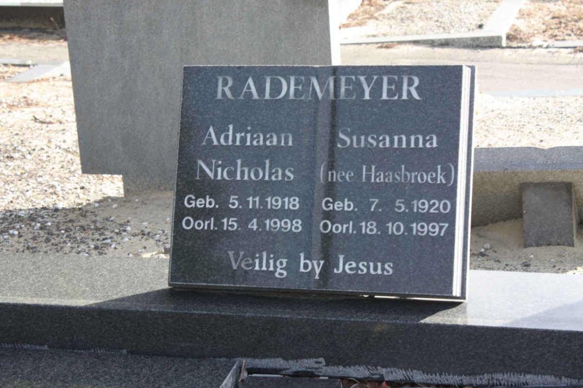 RADEMEYER Adriaan Nicholas 1918-1998 &amp; Susanna HAASBROEK 1920-1997