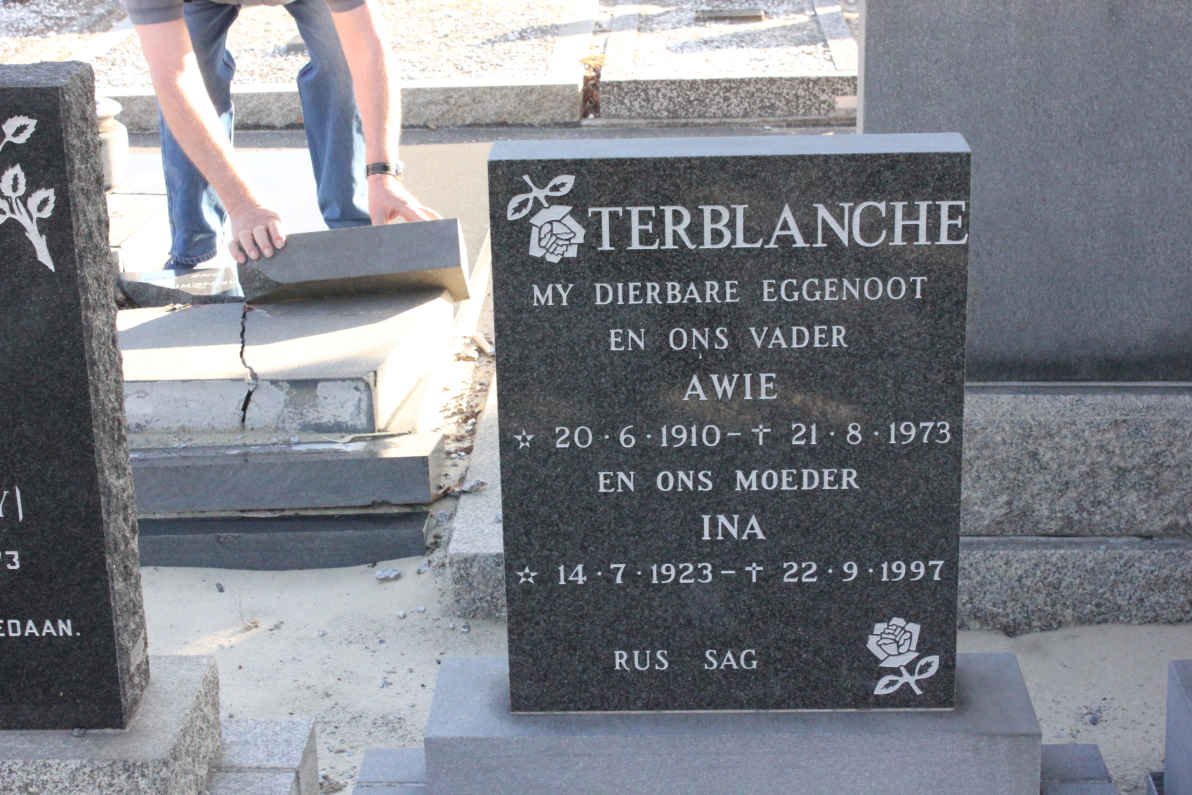 TERBLANCHE Awie 1910-1973 &amp; Ina 1923-1997