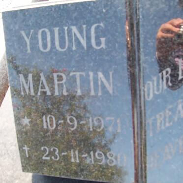 YOUNG Desmond 1954-1974 :: YOUNG Martin 1971-1980