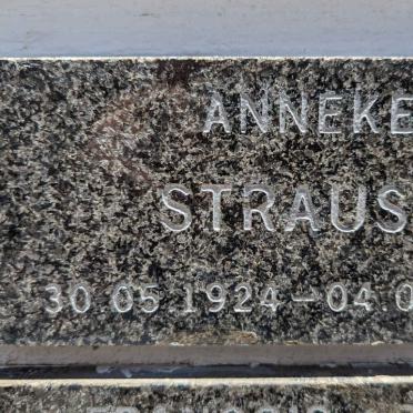 STRAUSS Anneke 1924-2008