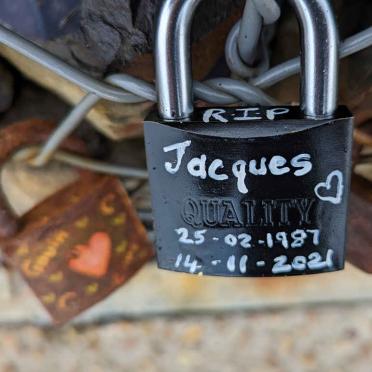 ? Jacques 1987-2021