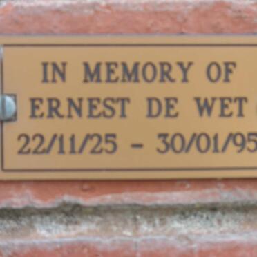 WET Ernest, de 1925-1995