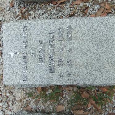 MOUKARZEL Nicole 1973-1990