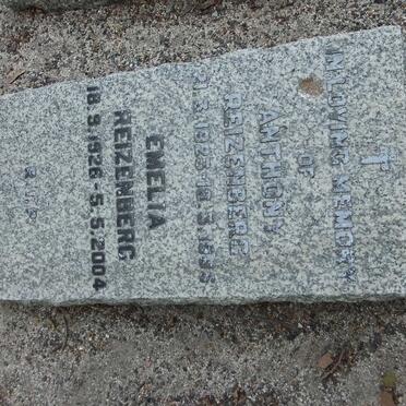 REIZENBERG Anthony 1923-1985  &amp; Emelia 1926-2004