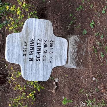 SCHMITZ M. Irmine 1905-1992