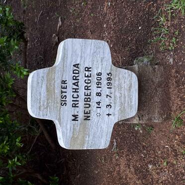 NEUBERGER M. Richarda 1906-1995