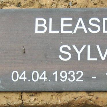 BLEASDALE Sylvia 1932-1995