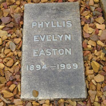 EASTON Phyllis Evelyn 1894-1969
