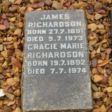 RICHARDSON James 1891-1973 &amp; Gracie Marie 1892-1974