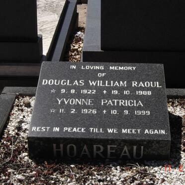 HOAREAU Douglas William Raoul 1922-1988 &amp; Yvonne Patricia 1926-1999