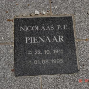 PIENAAR Nicolaas P.E. 1911-1995