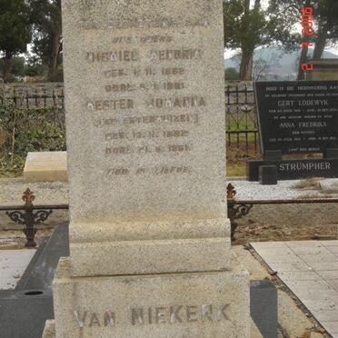 NIEKERK Michiel Hendrik, van  1882-1961 &amp; Hester Johanna ESTERHUIZEN 1892-1961