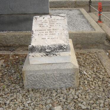 NIEKERK Andries, van 18??-1930 &amp; Hilda G. BERGH 187?-??
