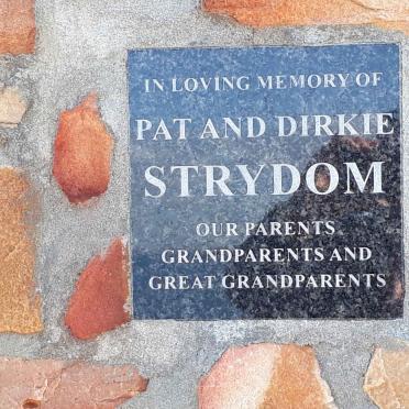 STRYDOM Dirkie &amp; Pat