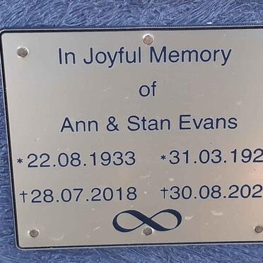EVANS Stan 1928-2020 &amp; Ann 1933-2018