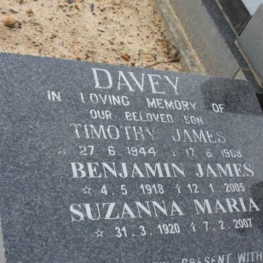 JAMES Benjamin 1918-2005 &amp; Suzanna Maria 1920-2007 :: JAMES Timothy 1944-1988