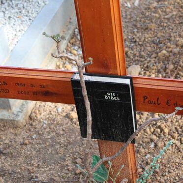 LAMB Paul Edward 1957-2002