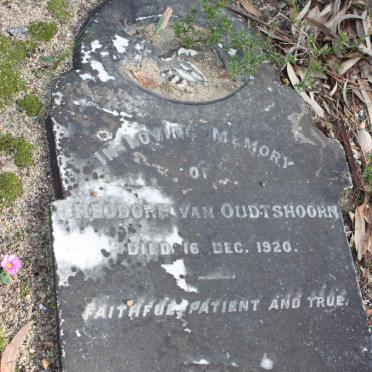 OUDTSHOORN Theodore, van -1920