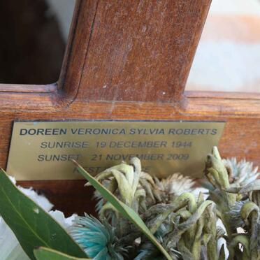 ROBERTS Doreen Veronica Sylvia 1944-2009