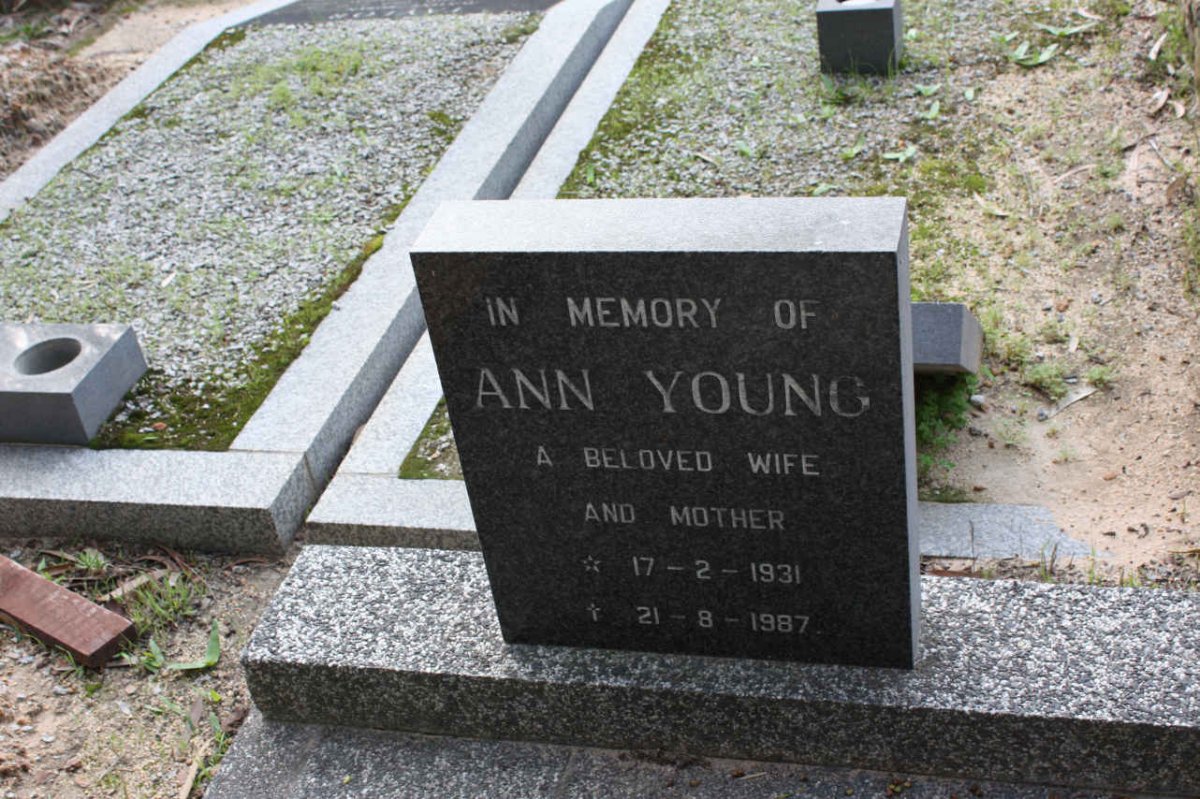 YOUNG Ann 1931-1987