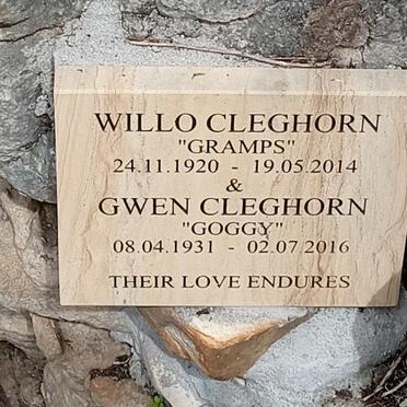 CLEGHORNE Willo 1920-2014 &amp; Gwen 1931-2016
