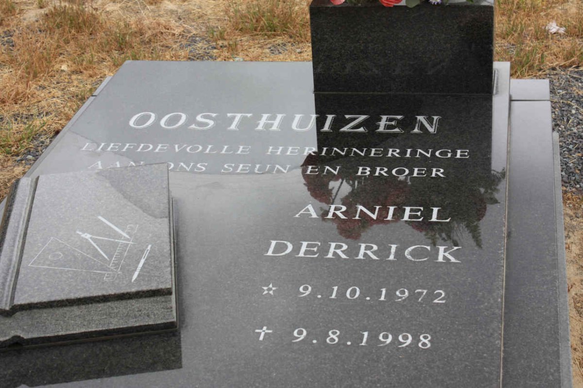 OOSTHUIZEN Arniel Derrick 1972-1998