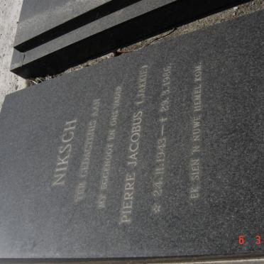 N - Vanne :: Surnames - N