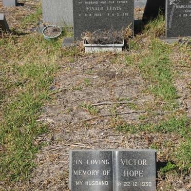 POOLE Ronald Lewis 1929-1979 :: HOPE Victor 1930-1979