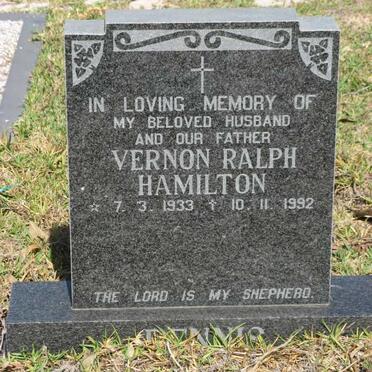 DENNIS Vernon Ralph Hamilton 1933-1992
