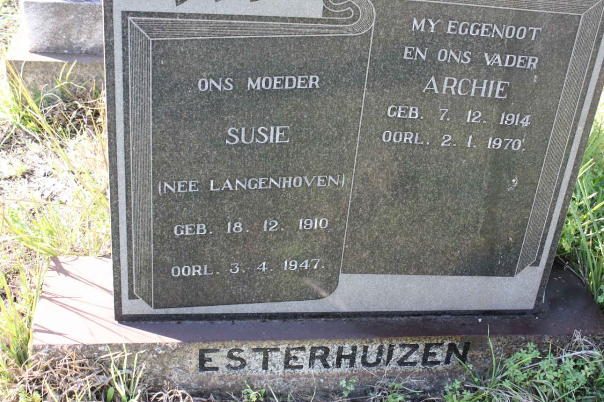 ESTERHUIZEN Archie 1914-1970 &amp; Susie LANGENHOVEN 1910-1947