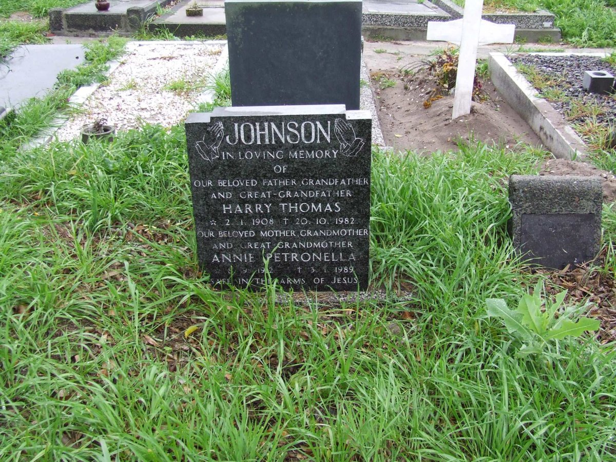 JOHNSON Harry Thomas 1908-1982 &amp; Annie Petronella 1912-1989