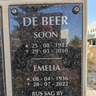 BEER Soon, de 1933-2010 &amp; Emelia 1936-2022