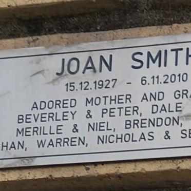SMITH Joan 1927-2010