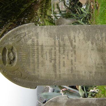 ROBERTSON Nicolene Margeritha Maria 190? :: ROBERTSON Maggie -1905 :: HEYDENRYCH Nicolene nee TYRHOLM -1922