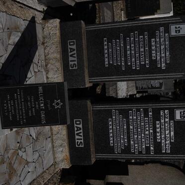 DAVIS Keith -1949 &amp; Gella -1957 :: DAVIS Millicent -1982